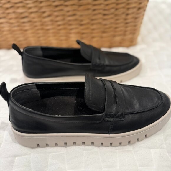 Vionic Uptown Black Leather Penny Loafers Size 9 | Worn Once - Picture 4 of 7
